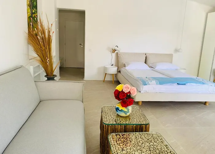 Friends Family Hotel *