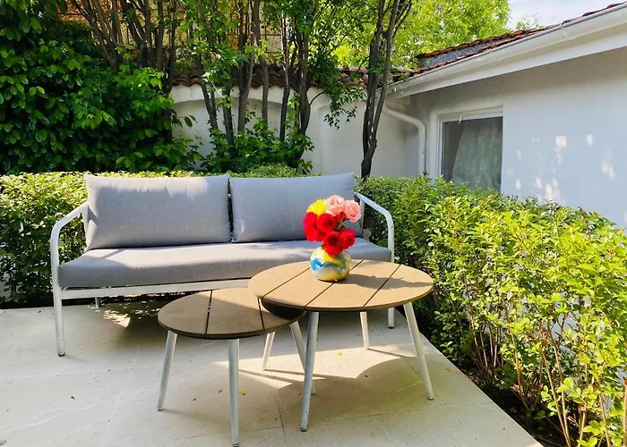 Friends Family Hotel *