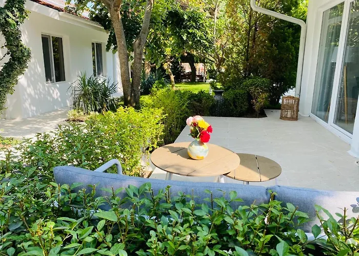 Hotel Friends Family *