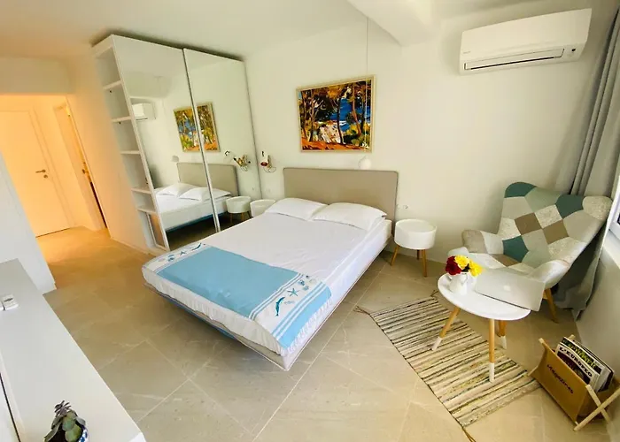 Friends Family Hotel *