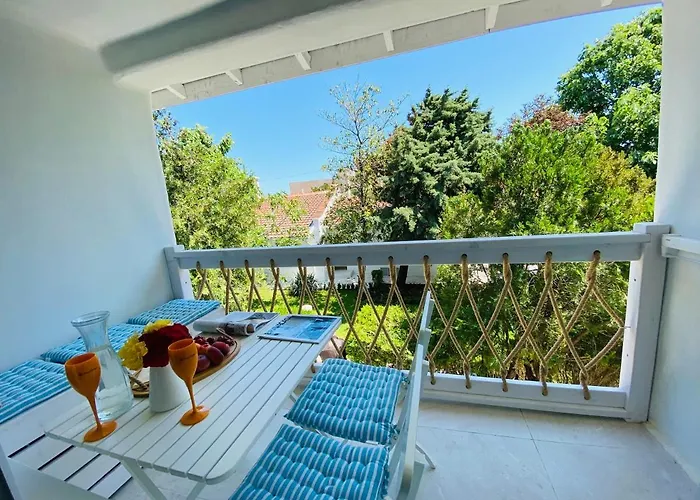 Friends Family Lozenets