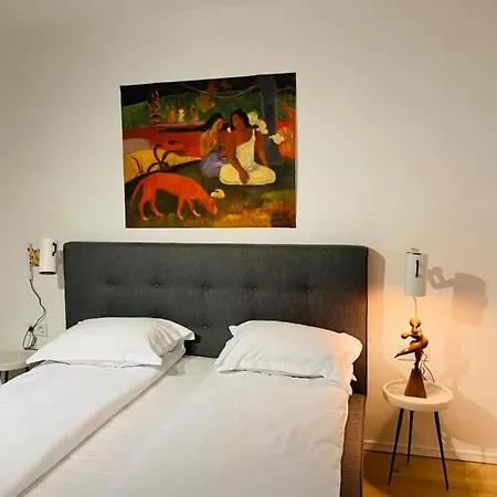 Hotel Friends Family *