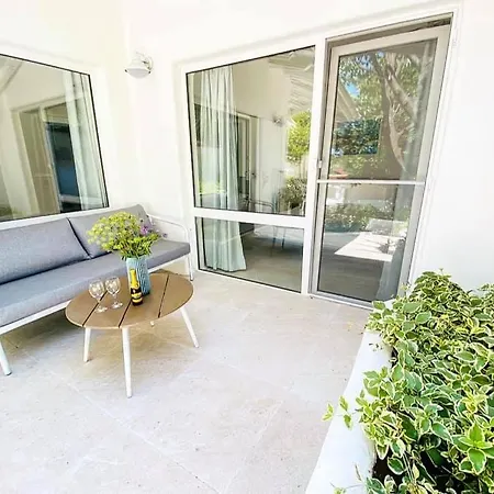 Friends Boutique Hotel *