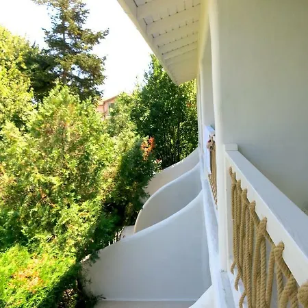 Friends Boutique Hotel *