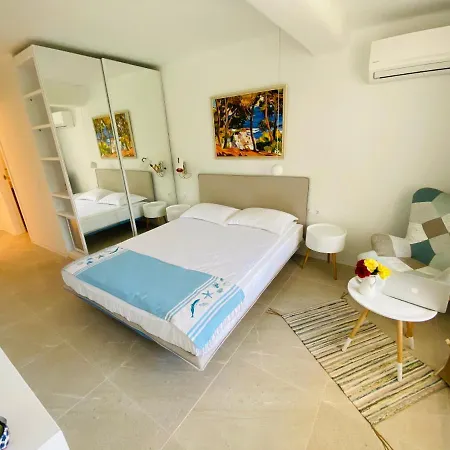 Friends Family Hotel *